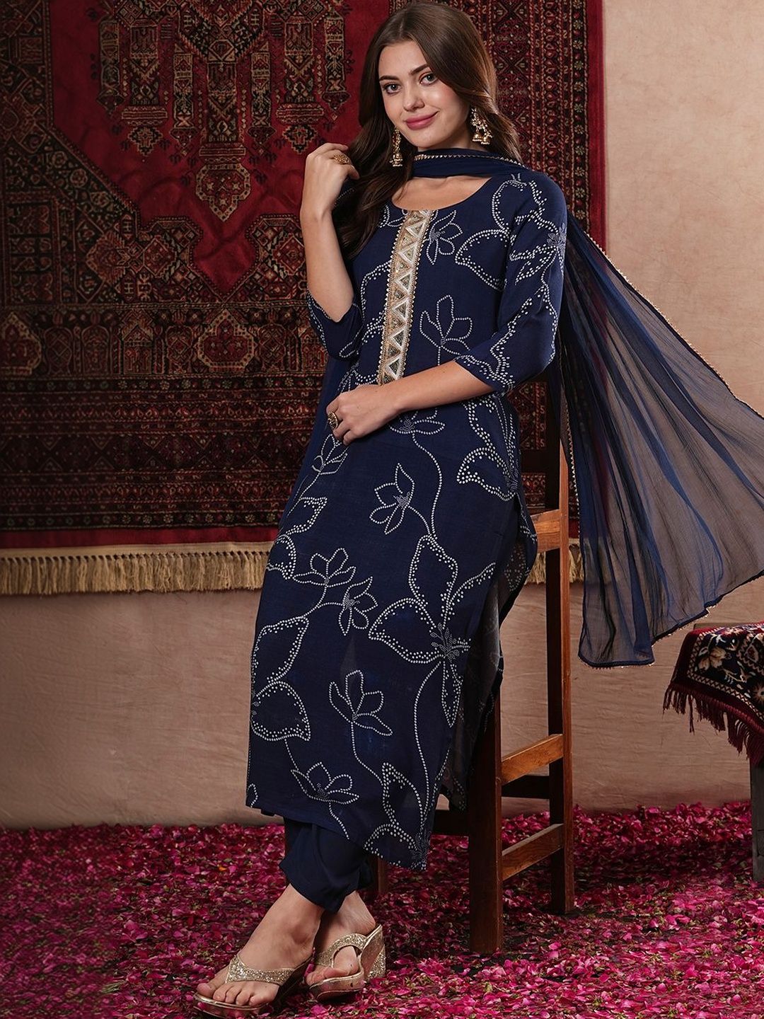 Dhiyona KL Women Floral Printed Regular Gotta Patti Kurta with Trousers & With Dupatta