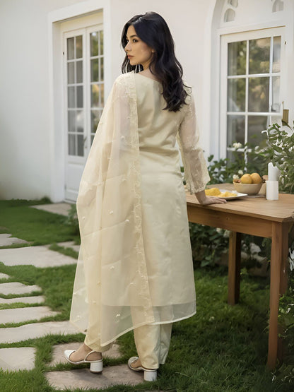Dhiyona IE Women's Floral Embroidered Thread Work Organza Kurta With Trousers & Dupatta