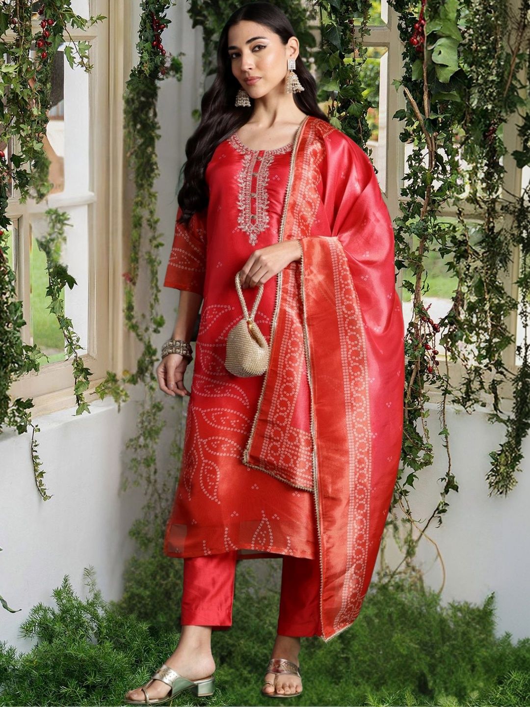 Women Ethnic Motifs Printed Regular Thread Work Kurta with Trousers & With Dupatta