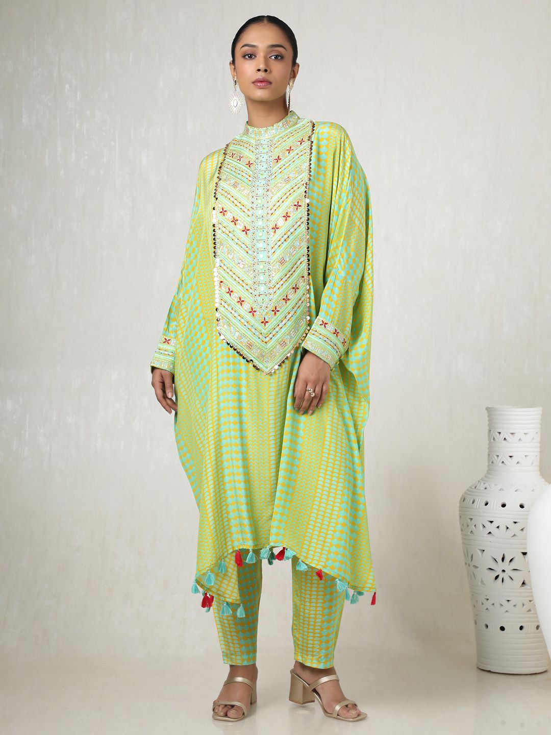 Dhiyona SO Women's Women Printed Regular Thread Work Kurta with Trousers