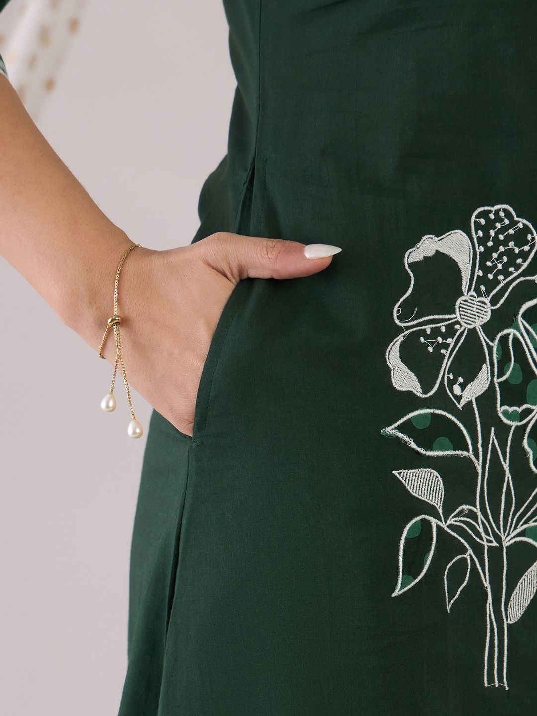 Women Floral Printed Regular Pure Cotton Kurta with Trousers