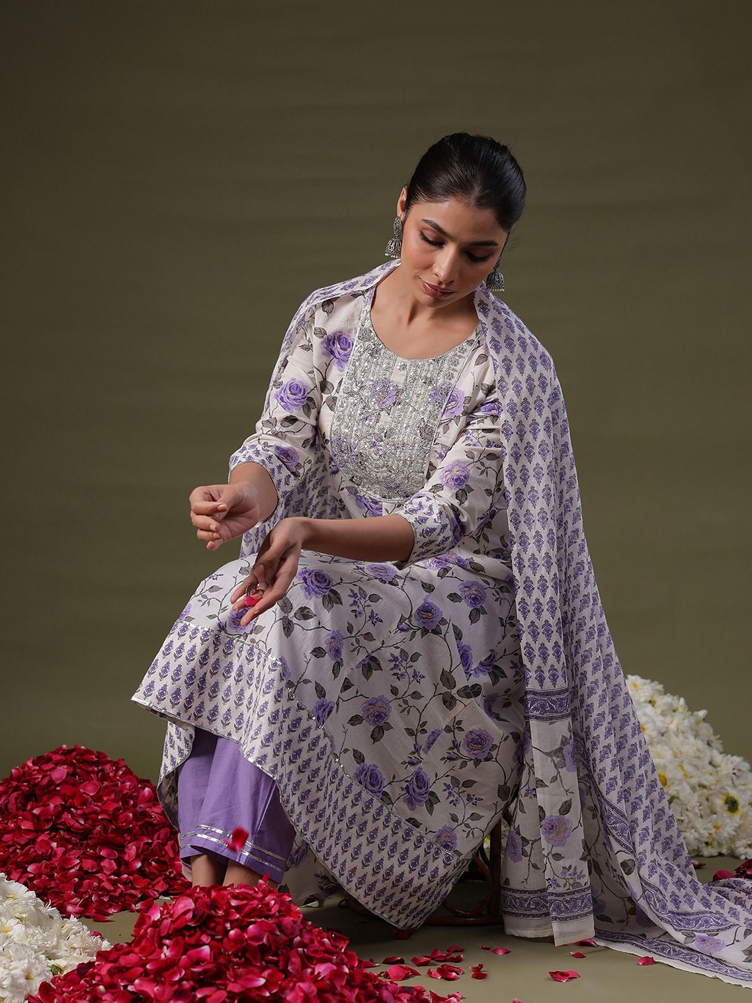 Dhiyona IE Women Floral Yoke Design Regular Sequinned Pure Cotton Kurta with Trousers & With Dupatta