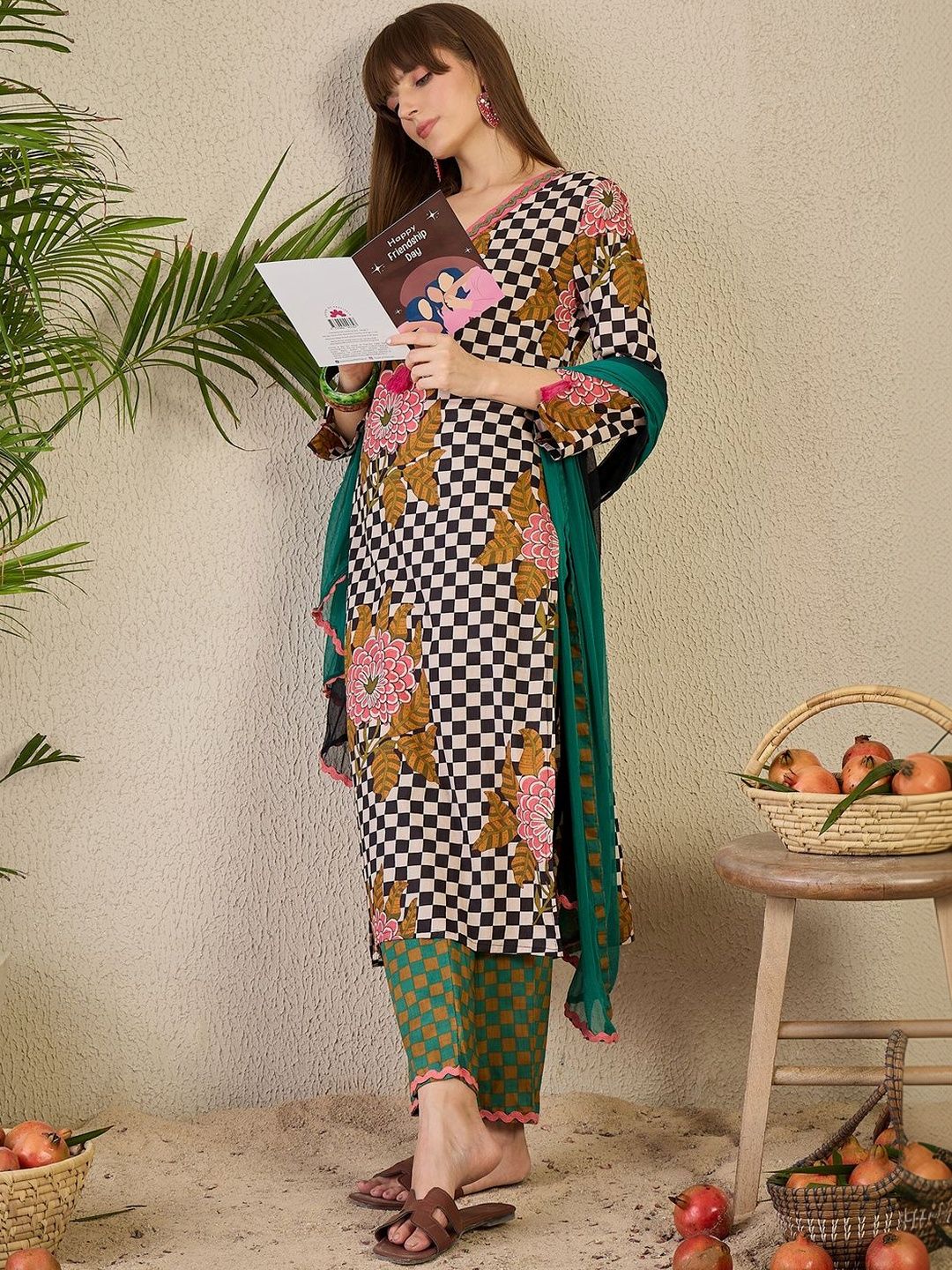 Women Printed Regular Thread Work Pure Cotton Kurta with Trousers & With Dupatta