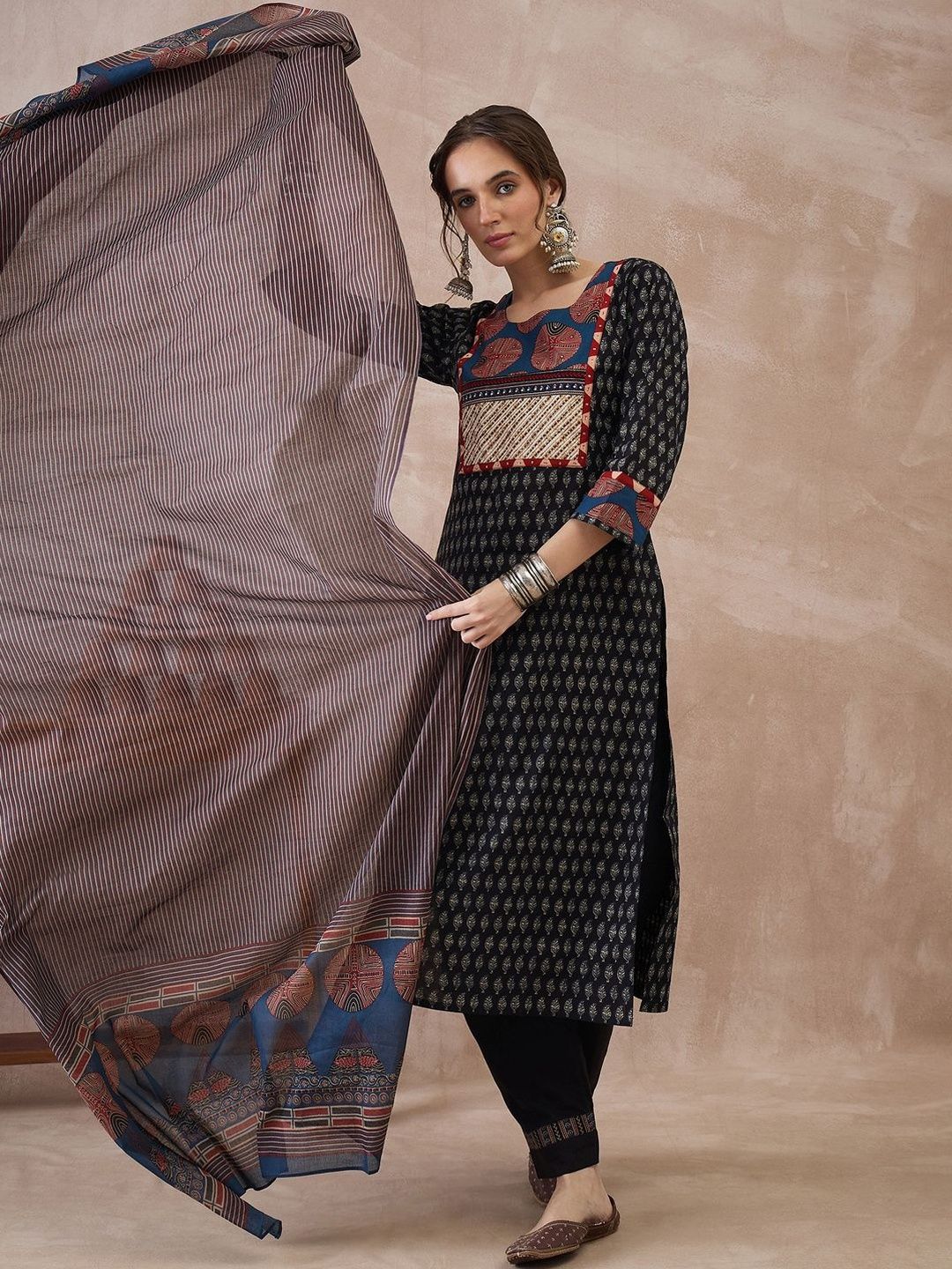 Women Ethnic Motifs Printed Regular Pure Cotton Kurta with Trousers & With Dupatta