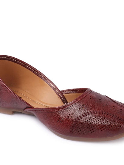 Dhiyona AK Women Synthetic Leather Mojaris