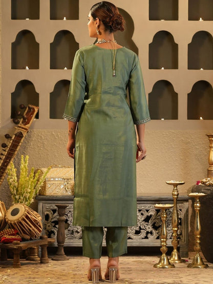 Women Solid Kurta with Trousers