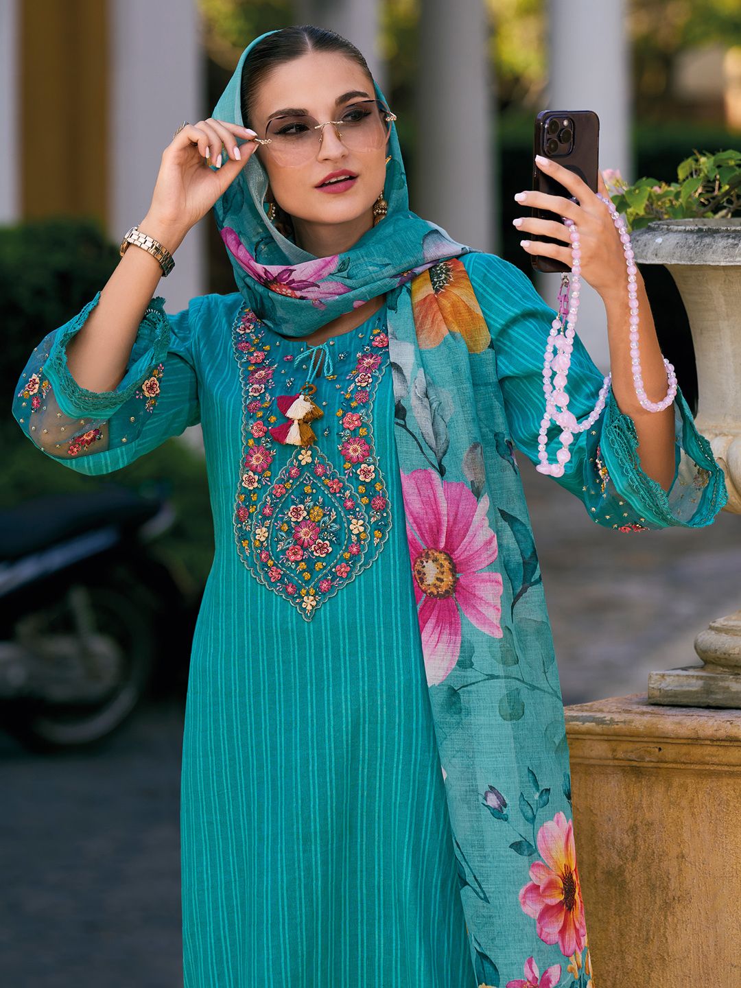 Dhiyona IE Floral Embroidered Regular Thread Work Pure Cotton Kurta with Trousers & Dupatta