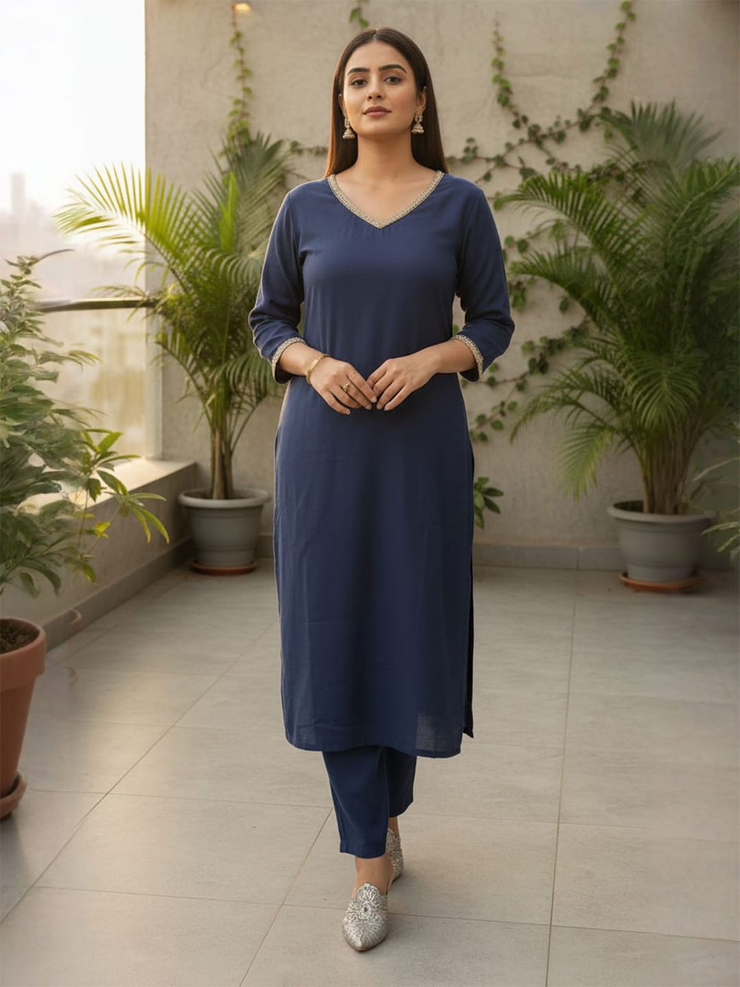 Dhiyona IE V-Neck Tunic With Trousers