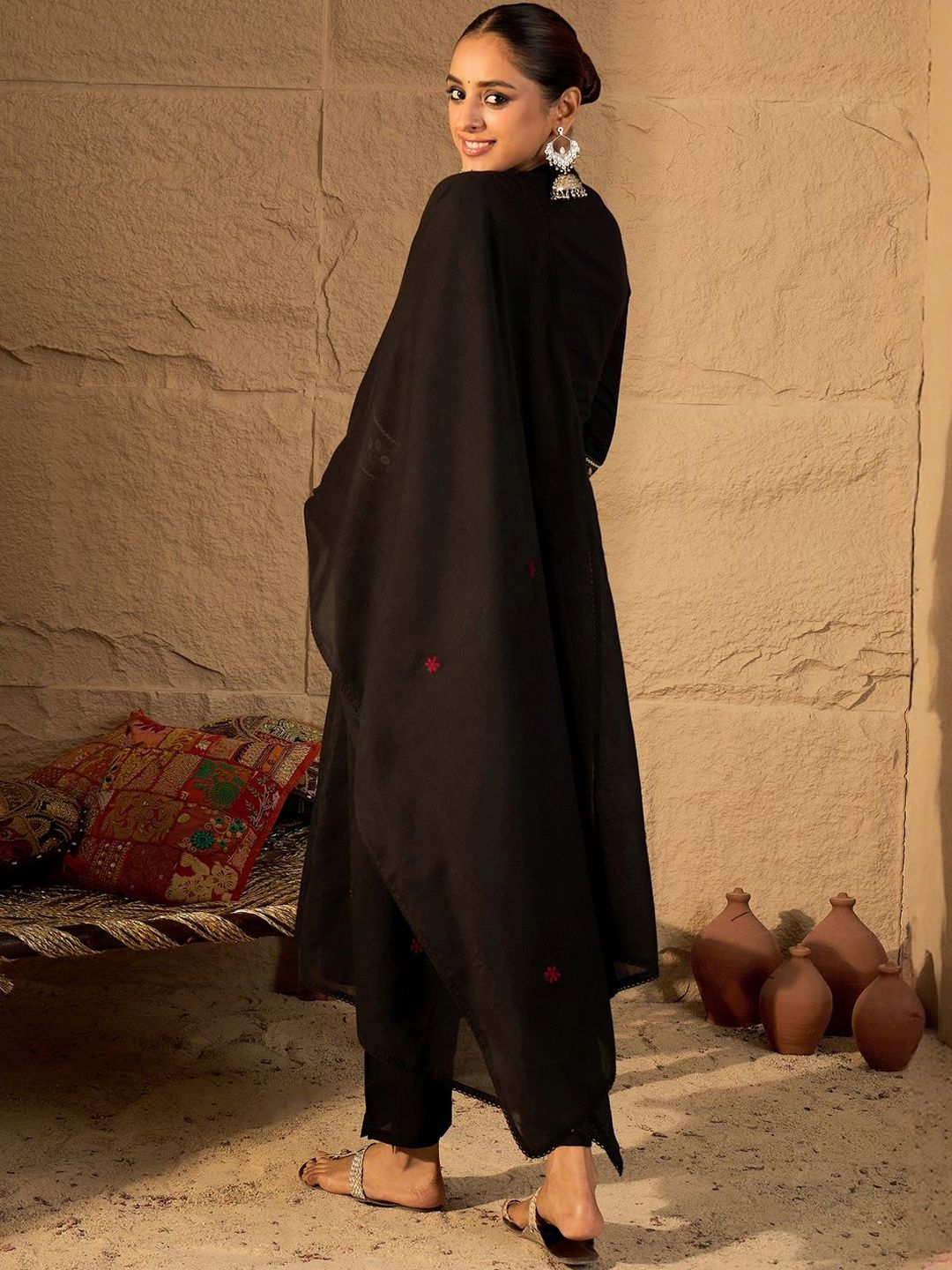 Women Ethnic Motifs Embroidered Thread Work Pure Cotton Kurta Set & Dupatta