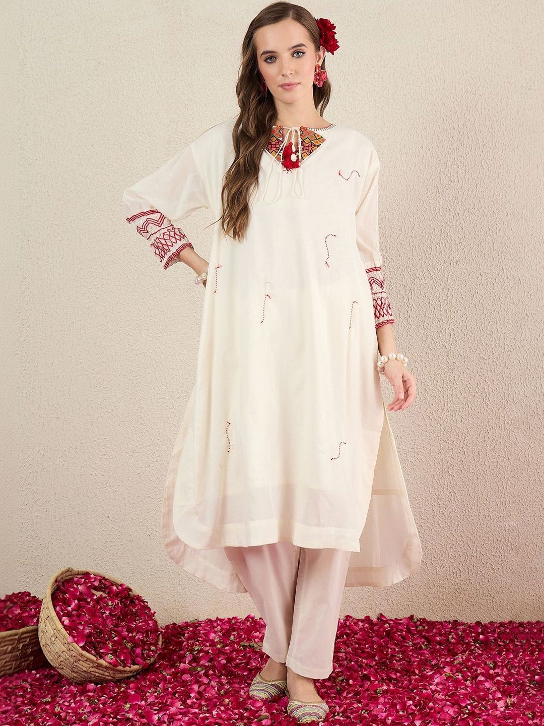 Women Ethnic Motifs Embroidered Regular Thread Work Pure Cotton Kurta with Trousers