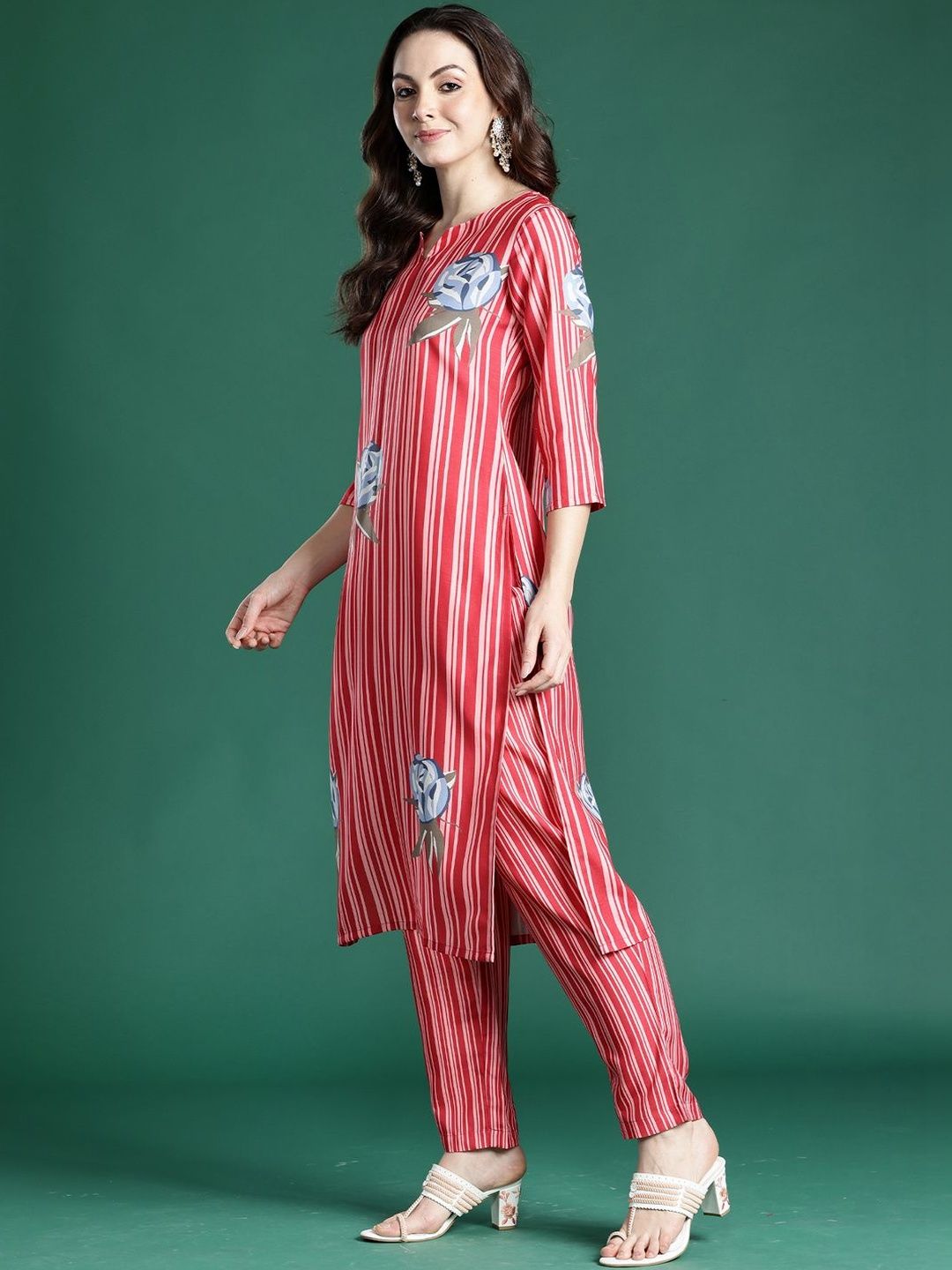 Women Printed Regular Kurta with Trousers