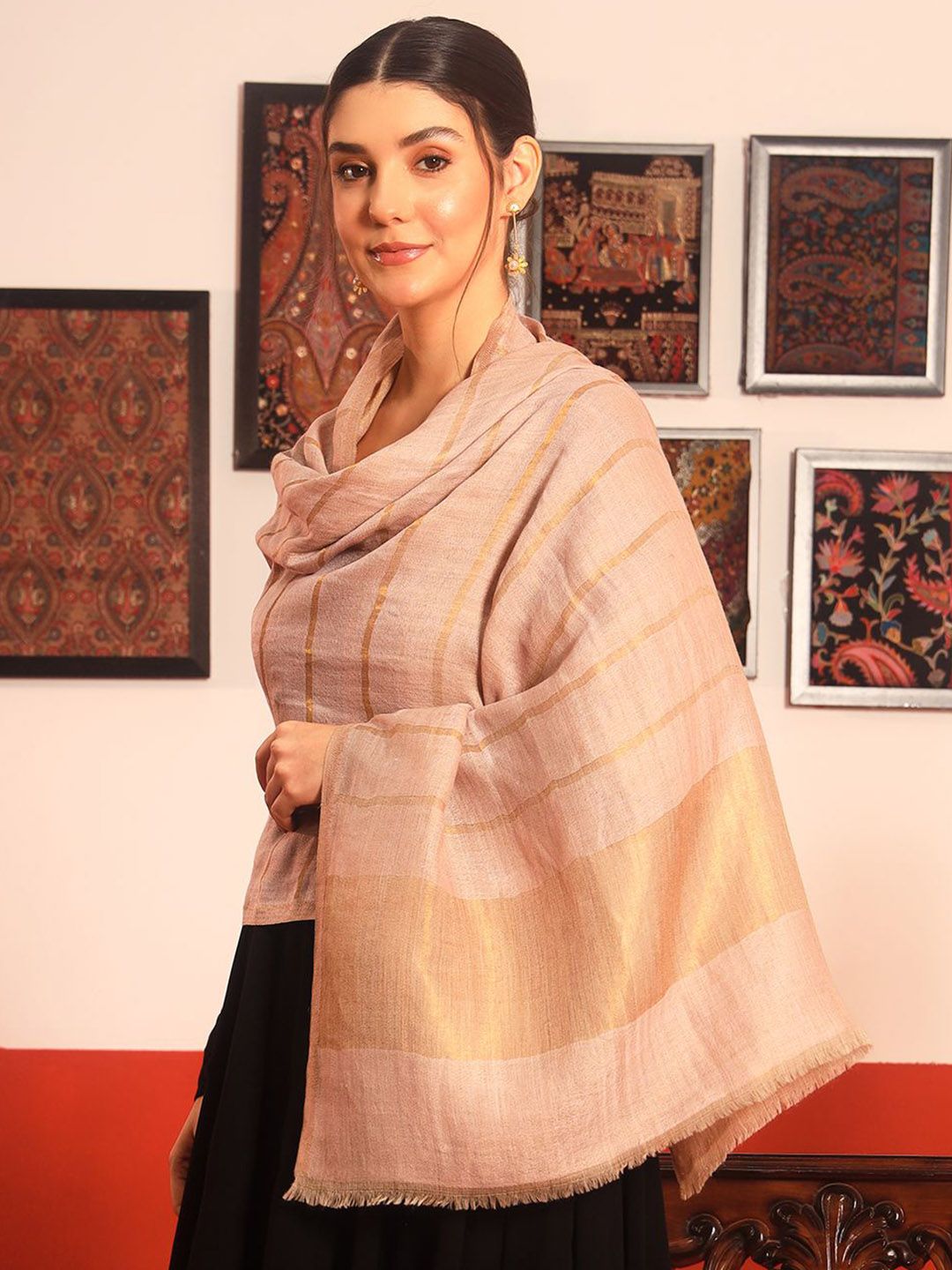 Dhiyona PA Checked Woven Design Zari Shawl