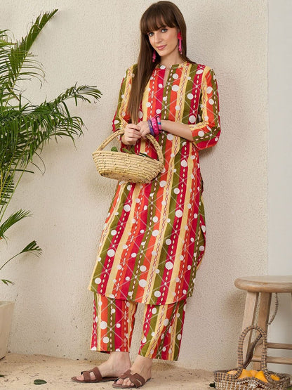 Women Geometric Printed Cotton Kurta with Palazzos
