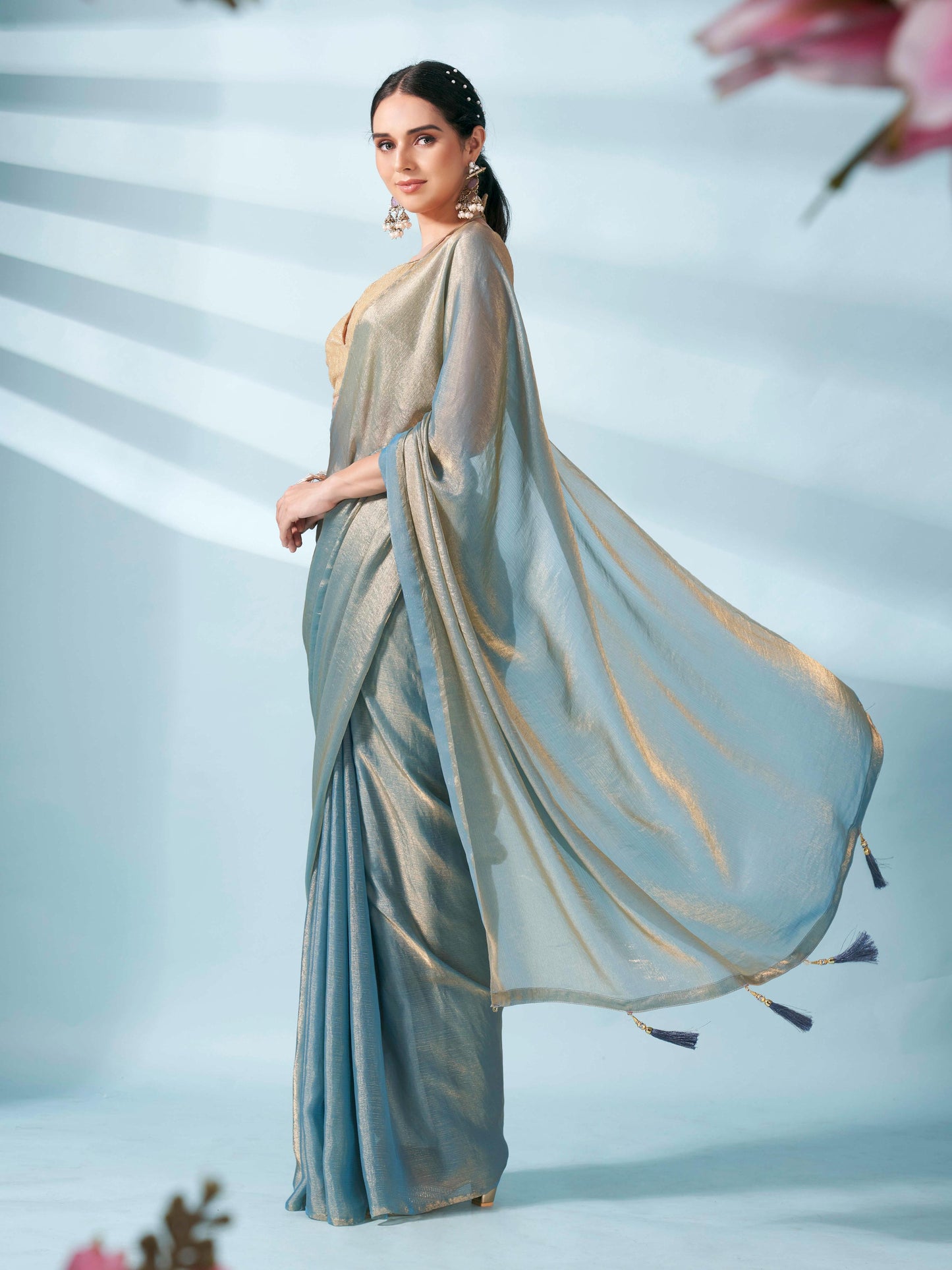 Dhiyona TI Women's Blue Two Tone Shimmer Chiffon Saree With Unstitched Blouse