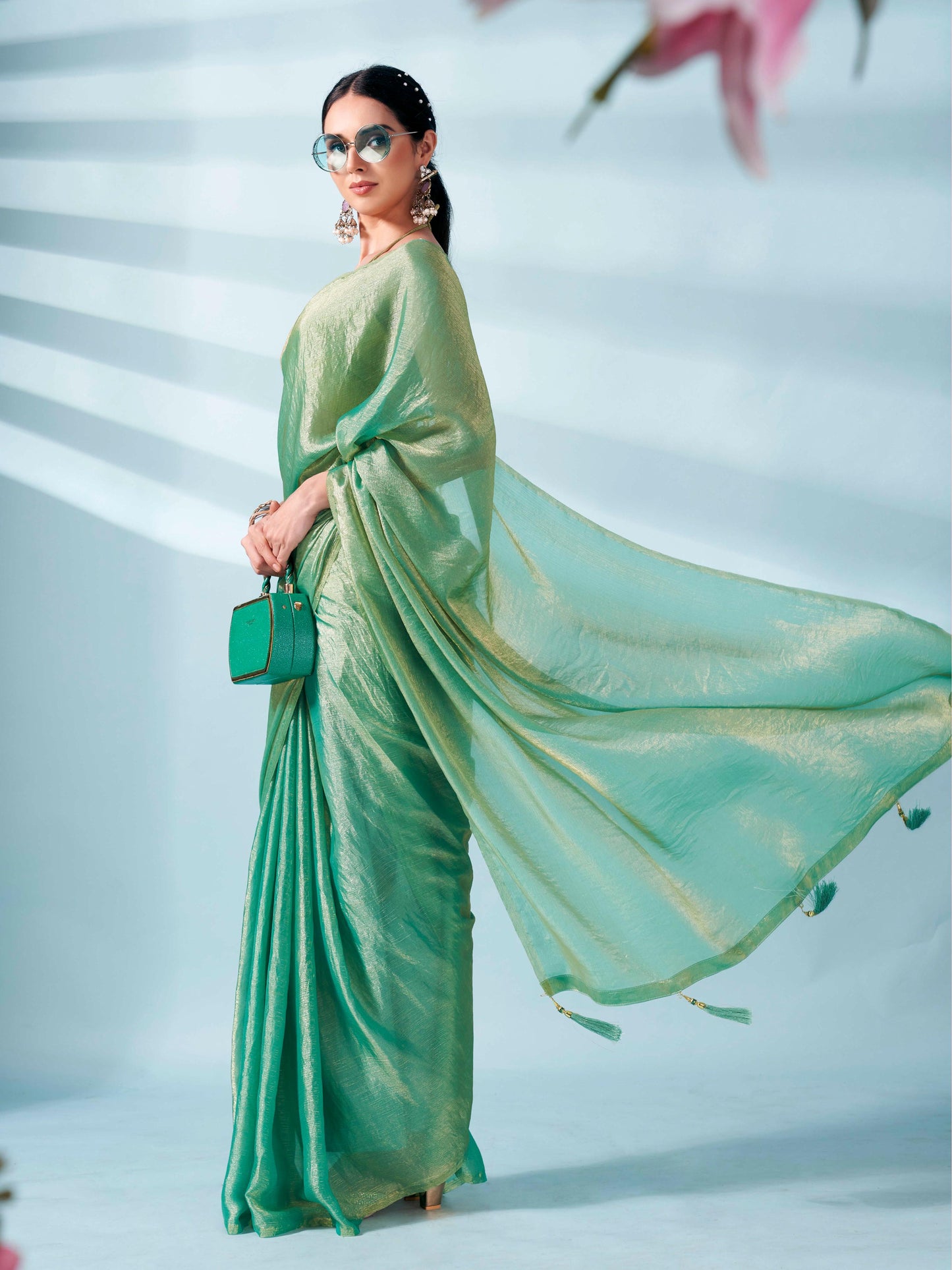 Dhiyona TI Women's Sea Green Two Tone Shimmer Chiffon Saree With Unstitched Blouse