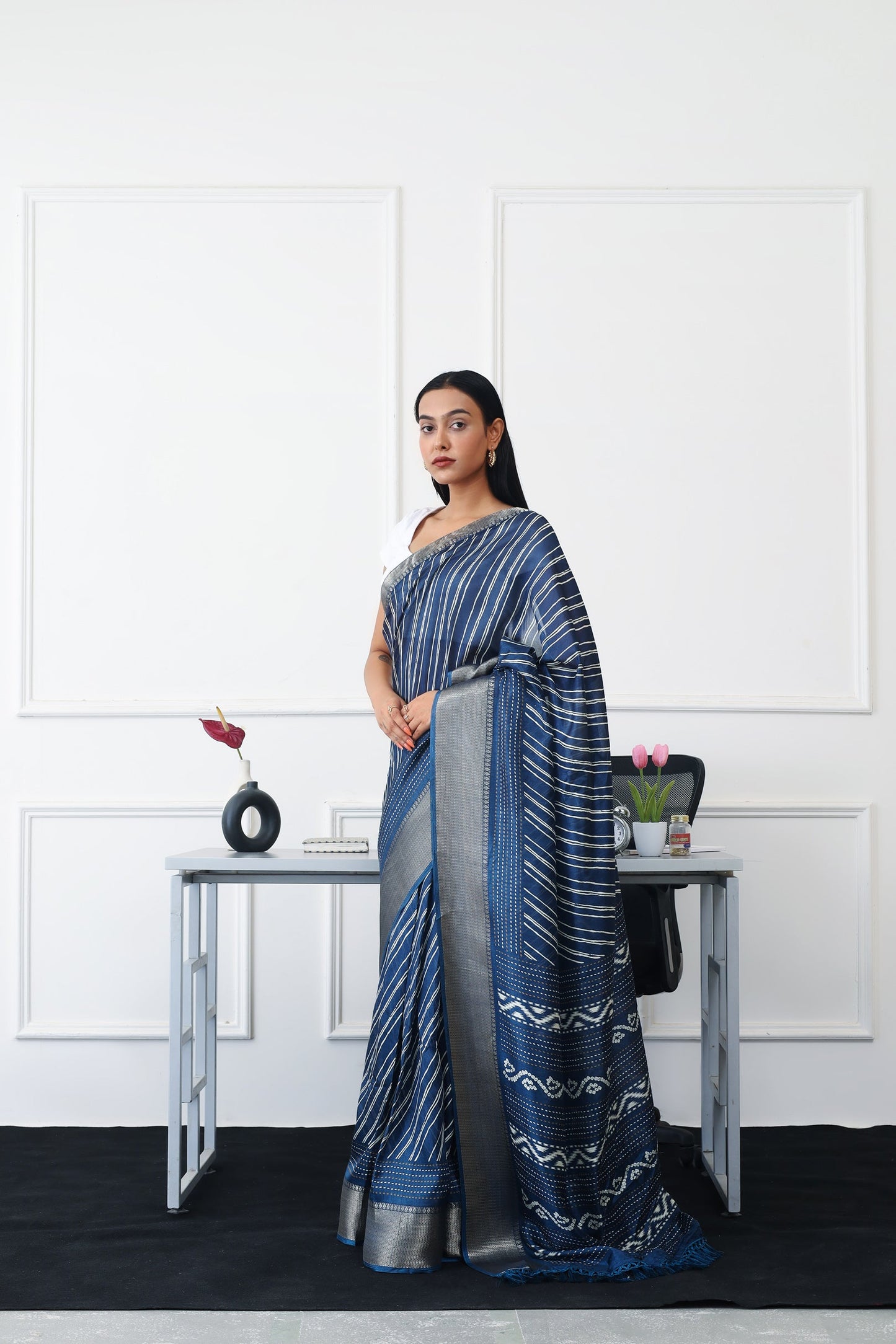 Dhiyona TI Women's Ready To Wear Blue Printed Saree with Unstitched Blouse