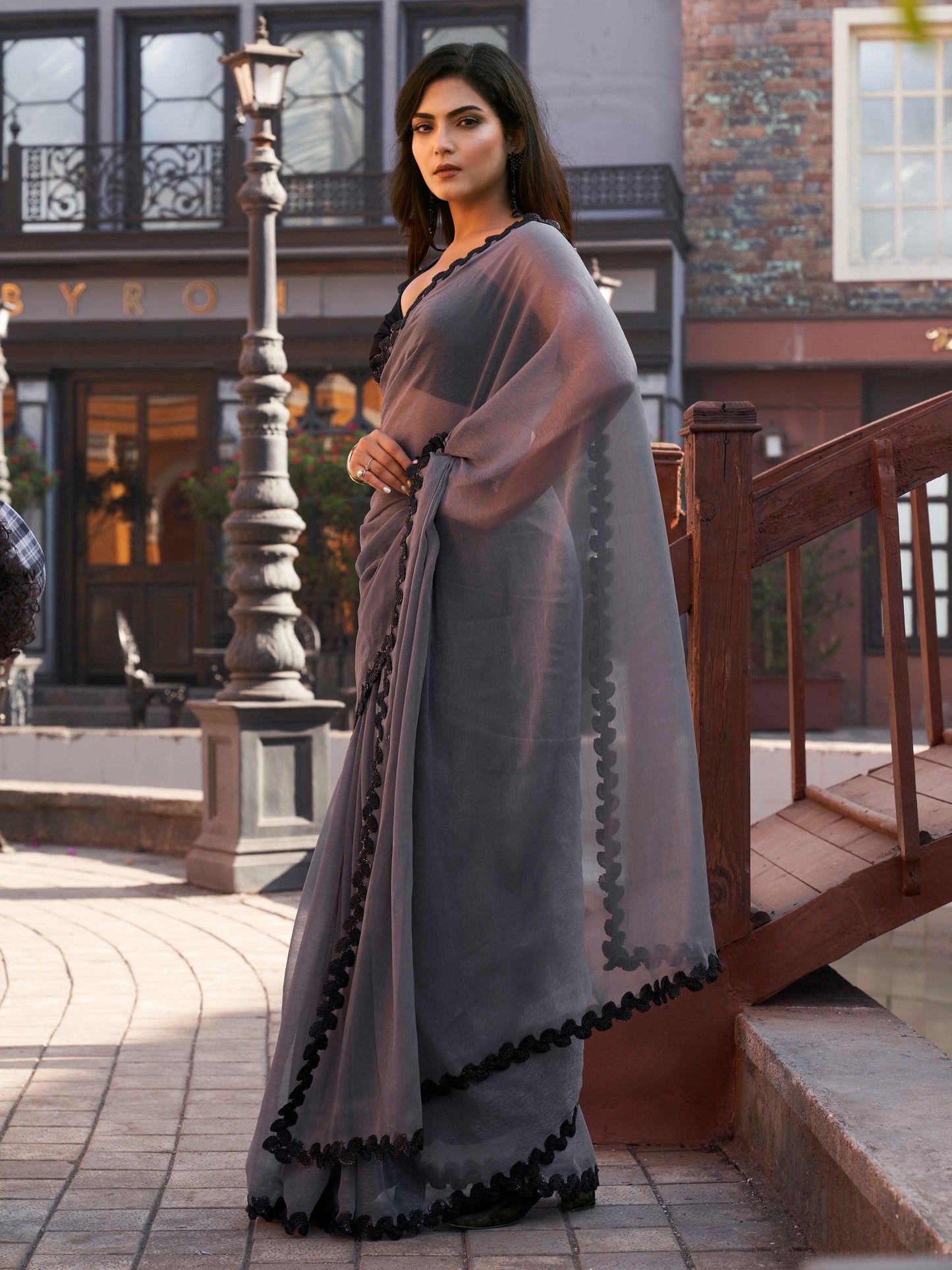 Dhiyona TI Women's Grey Shimmer Chffon Saree with Unstitched Blouse