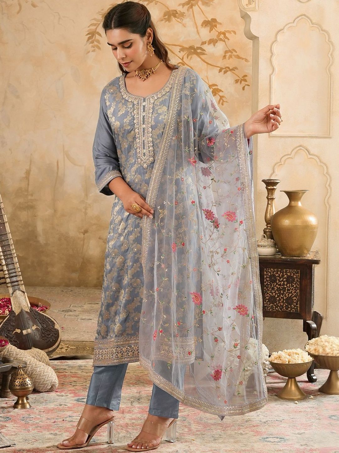 Women Woven Design Regular Kurta with Trousers & Dupatta