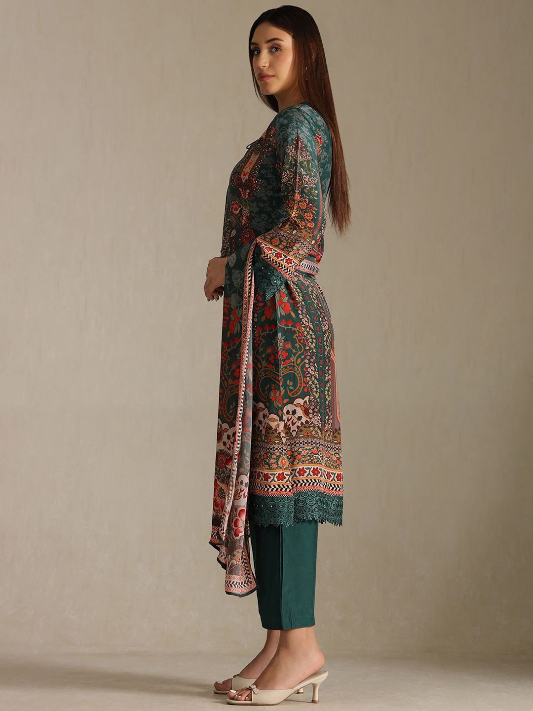 Dhiyona SO Women's Women Ethnic Motifs Printed Beads and Stones Kurta with Trousers & Dupatta