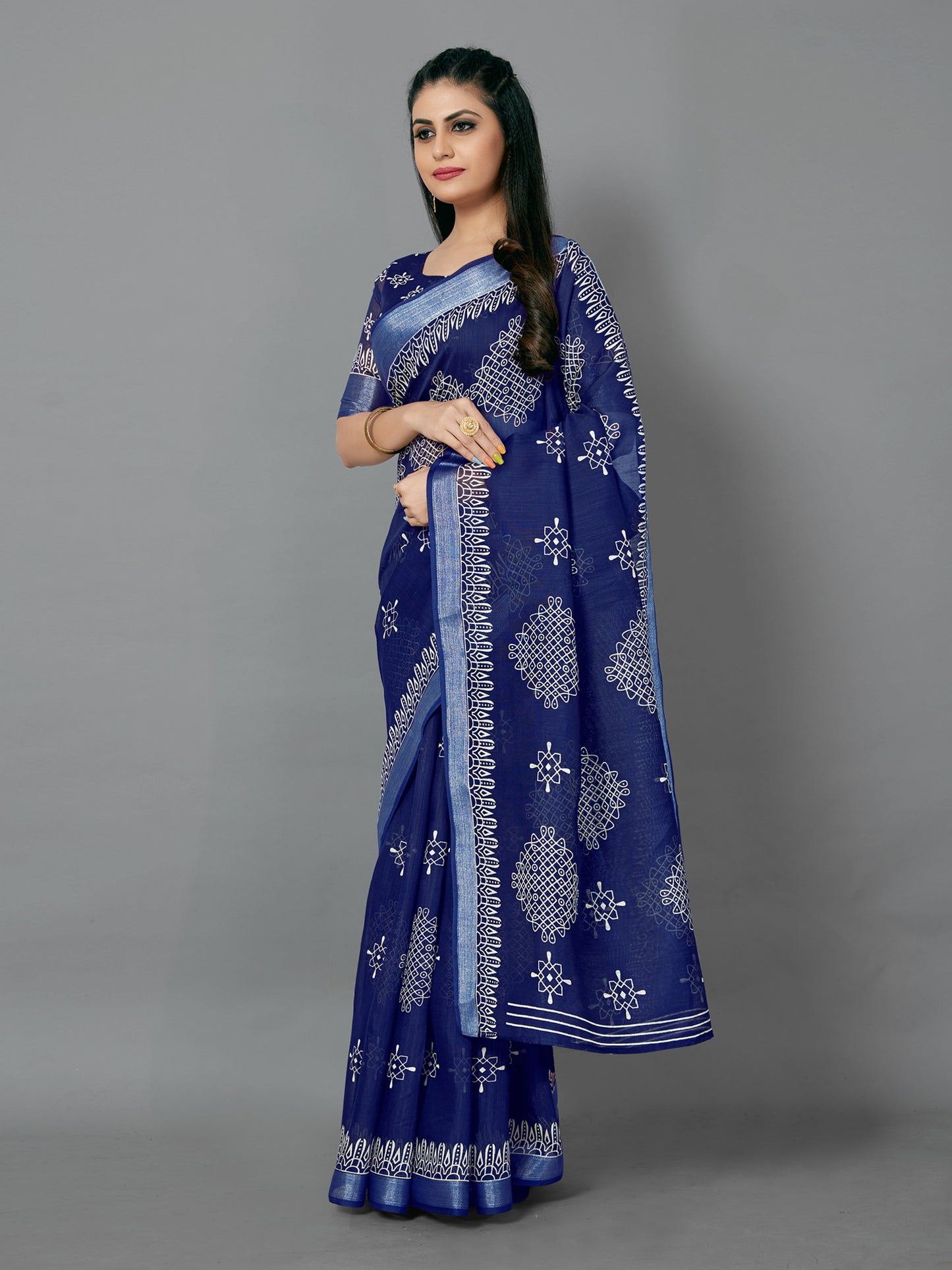 Women's Cotton Blend Navy Blue Printed Designer Saree With Blouse Piece