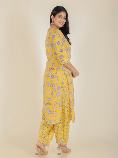 Women's Cotton Yellow Straight Kurta Set