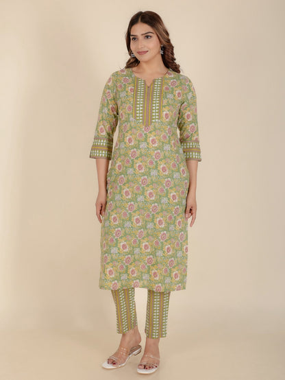 Women's Cotton Green Straight Kurta