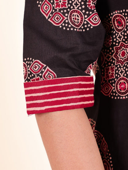 Women's Cotton Black Panelled Kurta