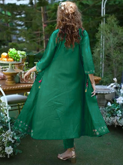 Dhiyona IE Women Floral Embroidered Regular Beads and Stones Kurta with Trousers