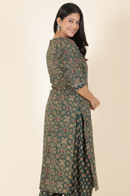 Women's Cotton Green Straight Kurta