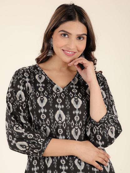 Women's Cotton Black Straight Kurta