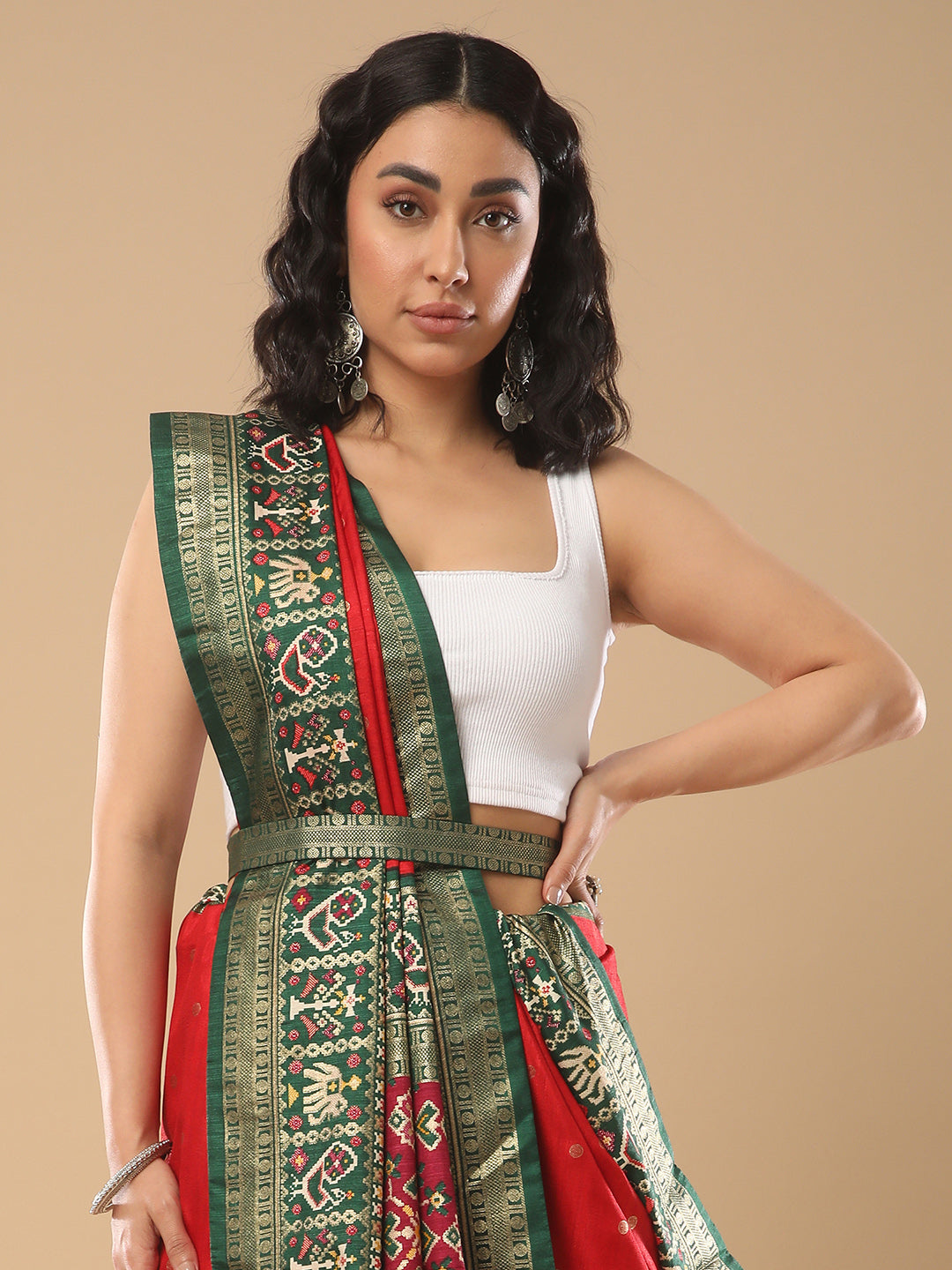 Women's Silk Blend Red Woven Design Designer Saree With Blouse Piece