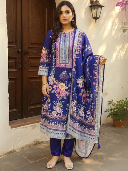 Women Floral Printed Regular Beads & Stones Kurta with Trousers & Dupatta