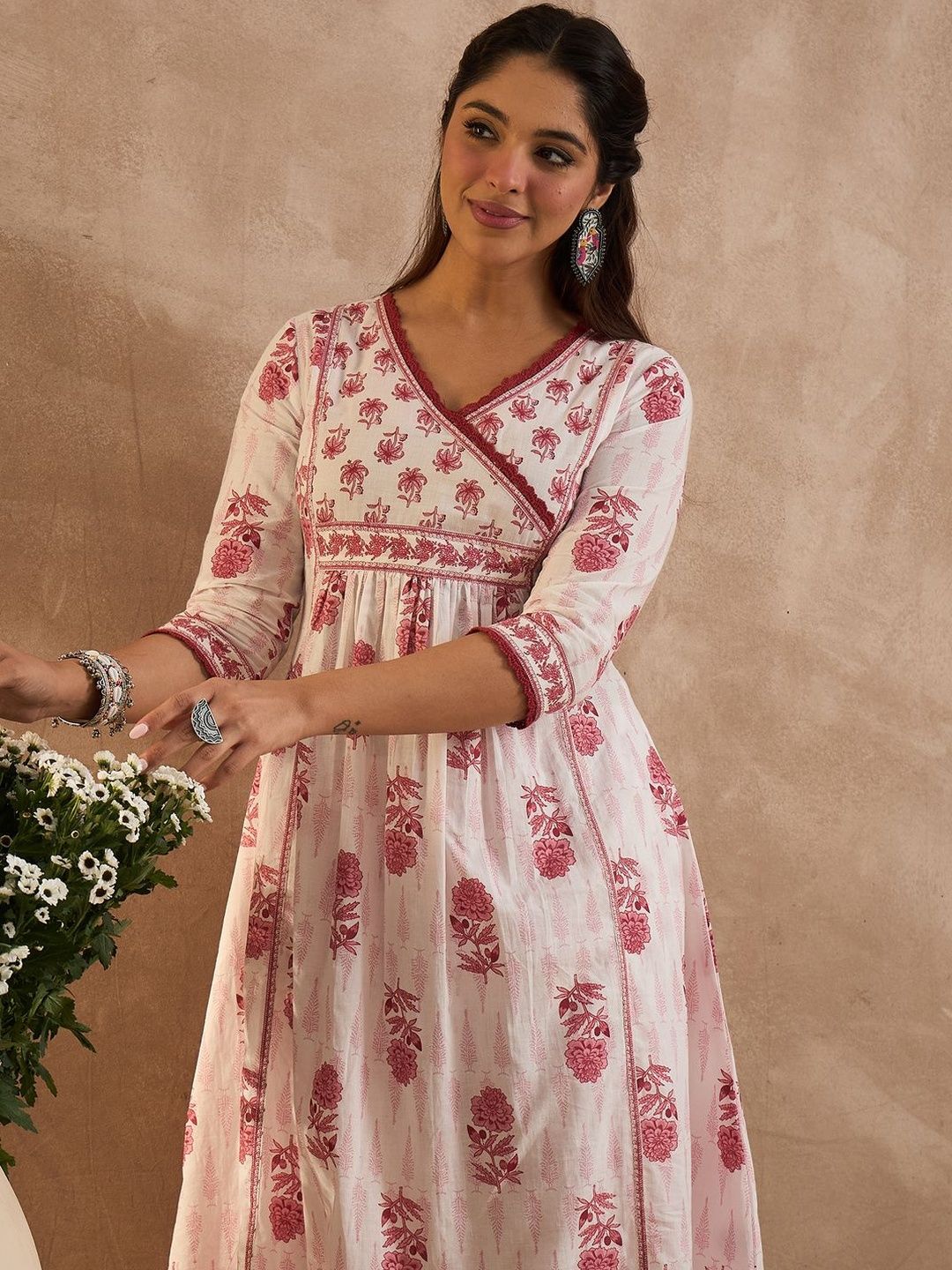 Women Floral Printed Regular Pure Cotton Kurta with Trousers