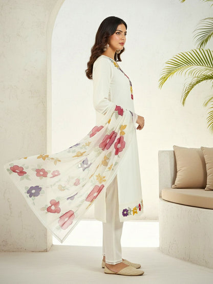 Dhiyona CH Women Floral Embroidered Regular Thread Work Kurta with Trousers & With Dupatta
