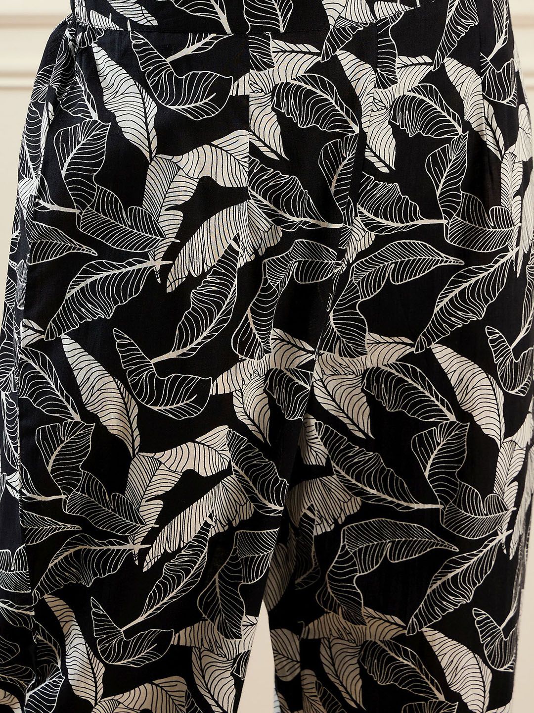 Dhiyona IE Floral Printed Pure Cotton Kurti With Trousers