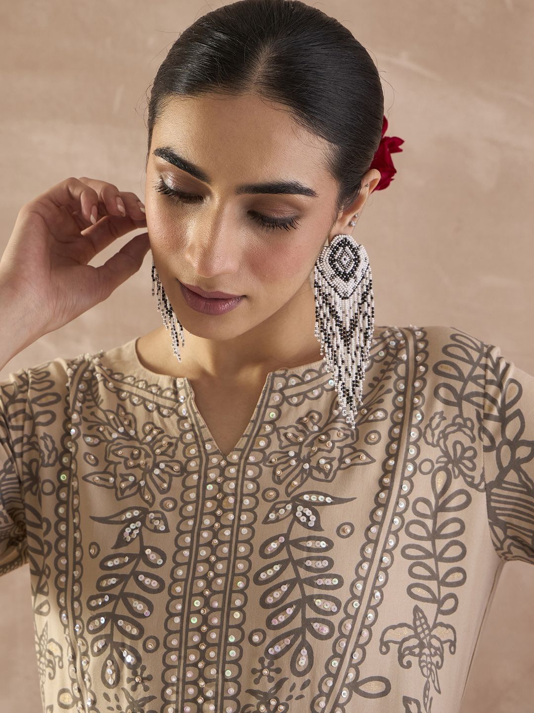 Ethnic Motifs Printed Notch Neck Sequinned Straight Kurta With Trousers