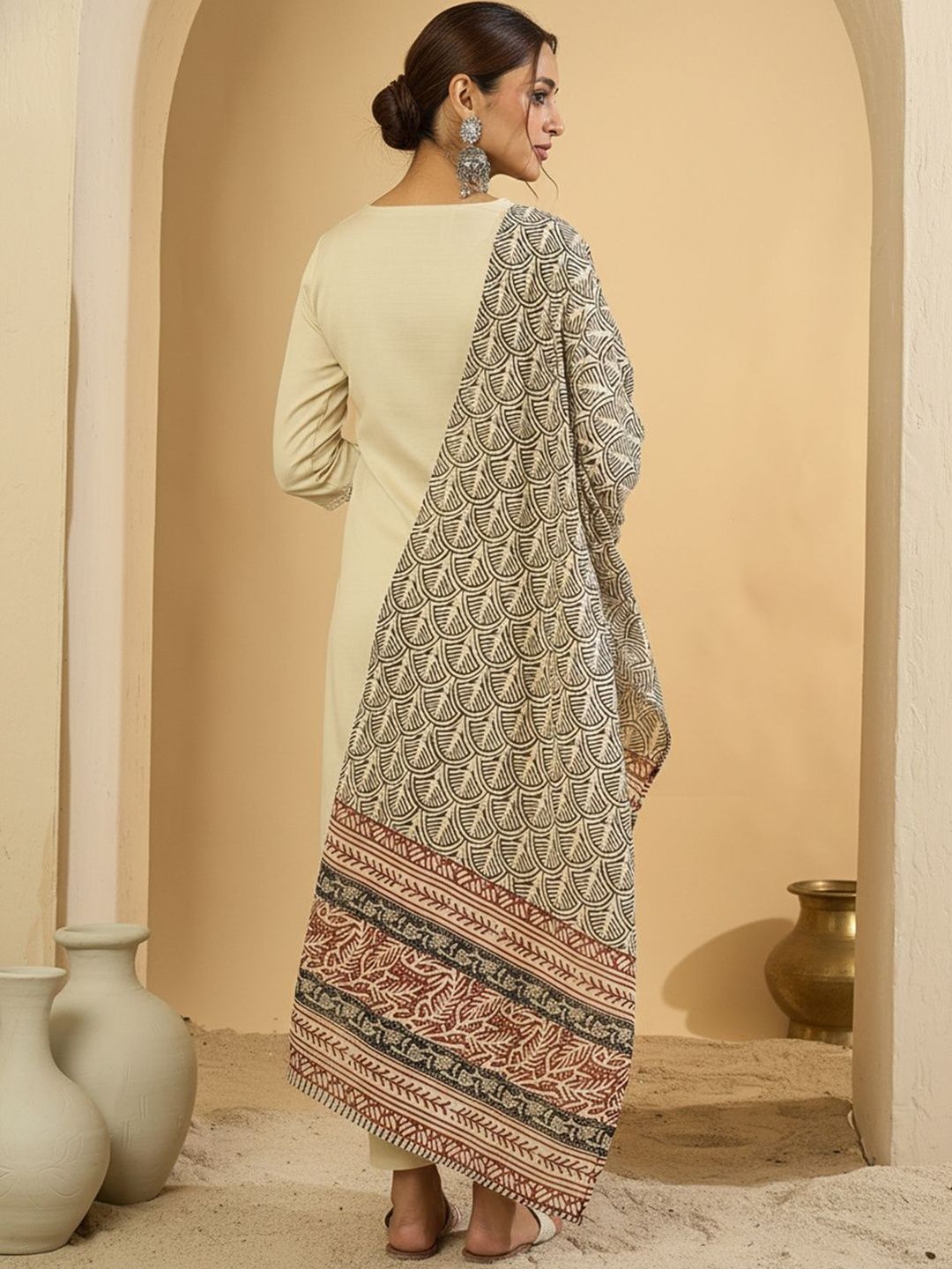 Ethnic Motifs Straight Kurta With Trousers & Dupatta