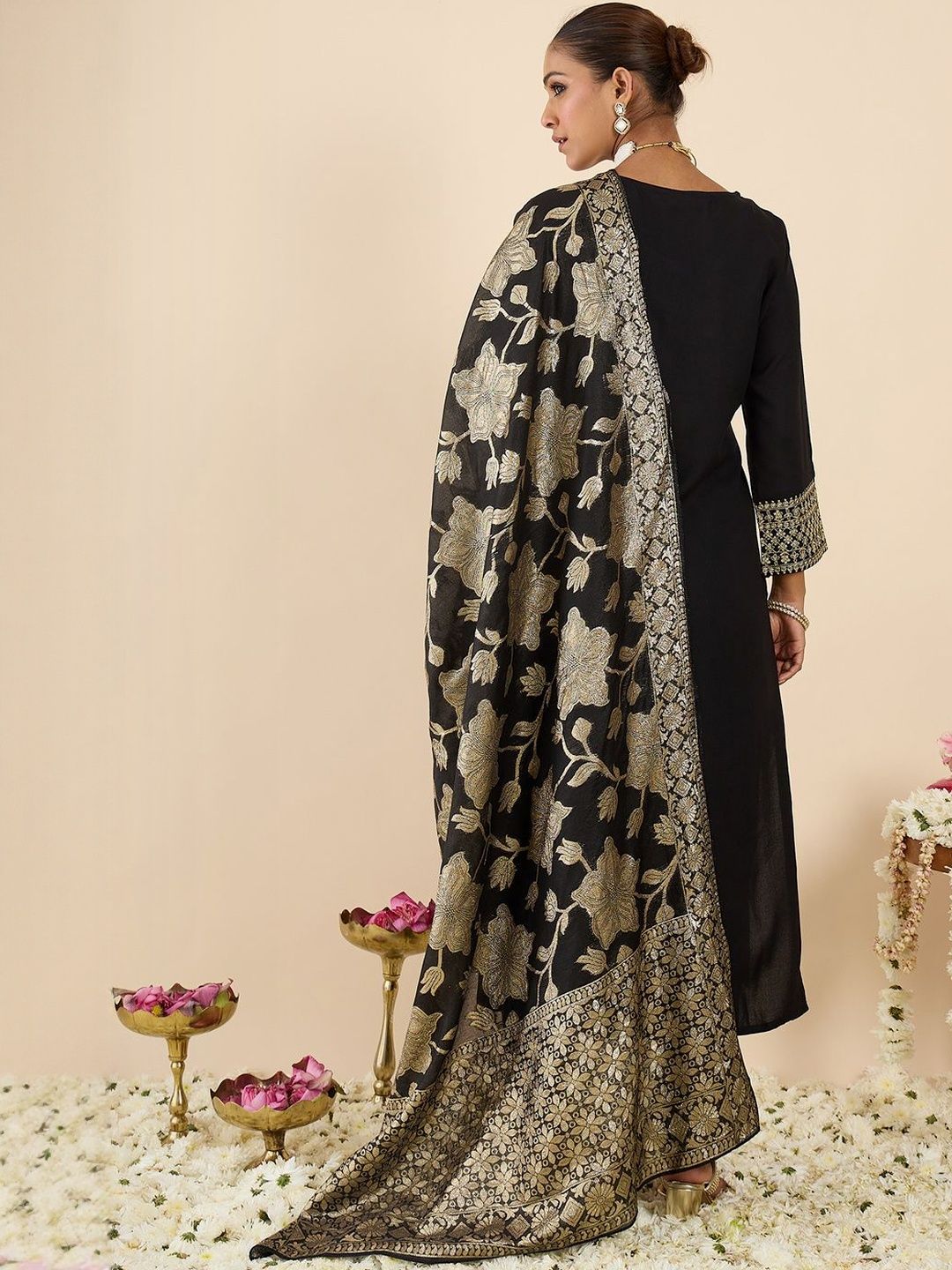 Women Ethnic Motifs Embroidered Regular Kurta with Trousers & With Dupatta