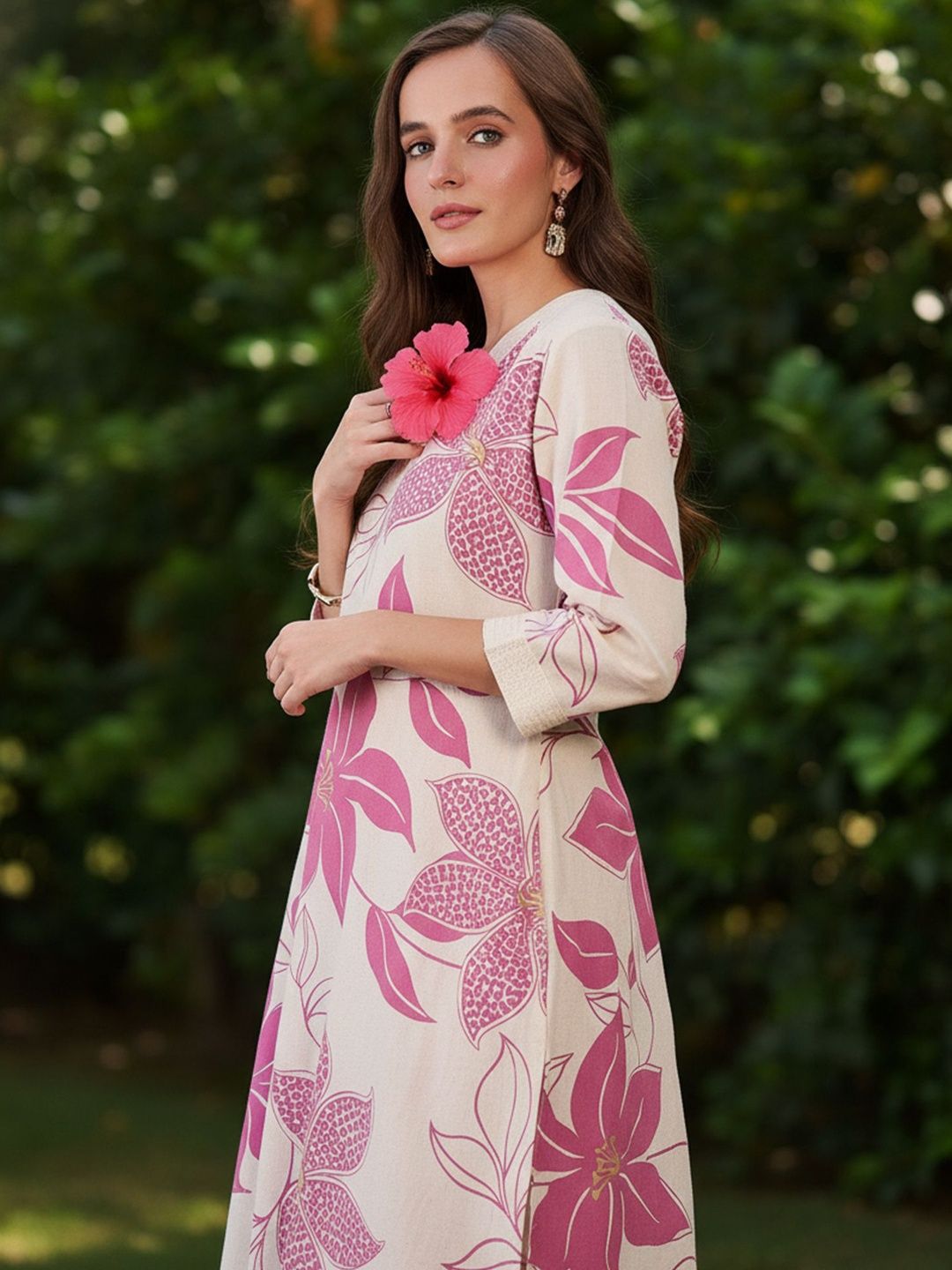 Floral Printed V-Neck Pure Cotton A-Line Kurta With Trousers