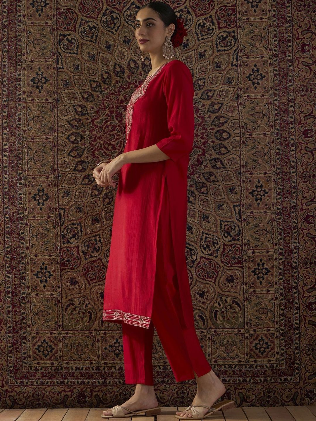 Ethnic Motifs Embroidered Round Neck Thread Work Straight Kurta With Trouser