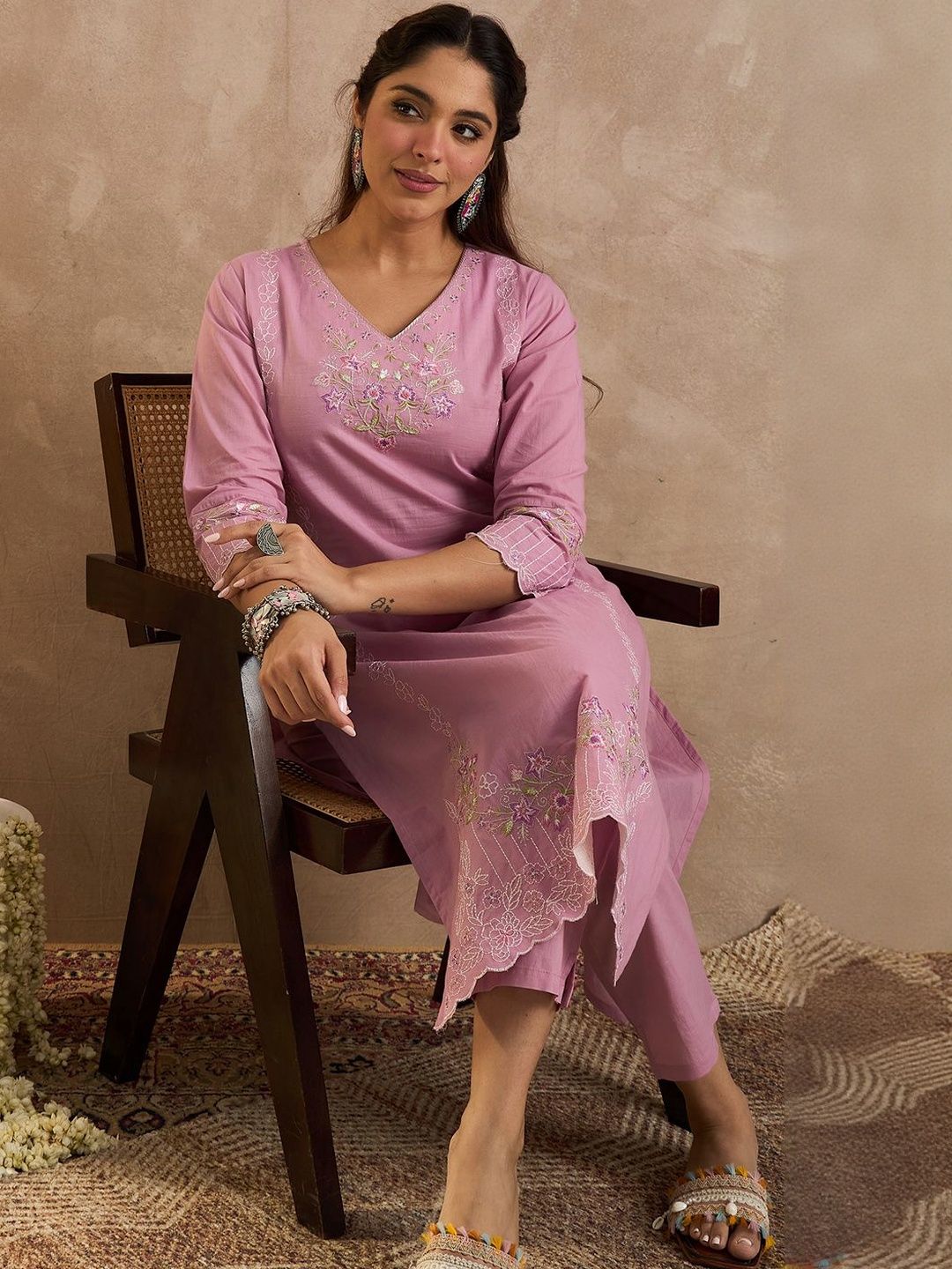 Women Floral Embroidered Regular Thread Work Pure Cotton Kurta with Trousers