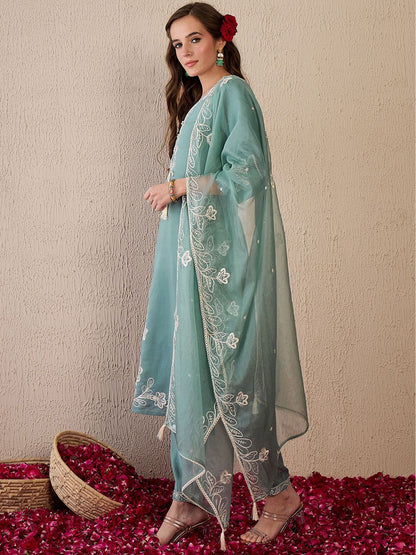 Women Floral Embroidered Regular Kurta with Trousers & With Dupatta