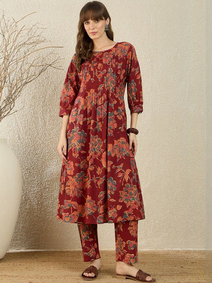 Women Floral Printed Pleated Pure Cotton Kurta with Trousers