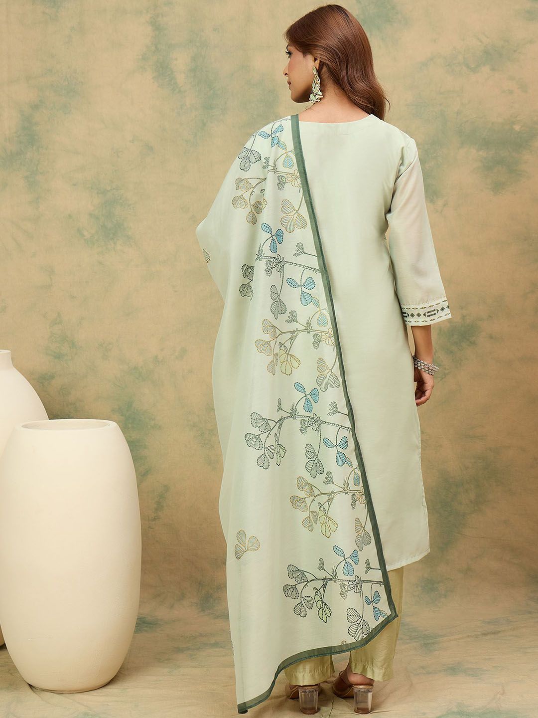 Dhiyona VA Women'sFloral Printed V-Neck Chanderi Silk Kurta With Trousers & Dupatta