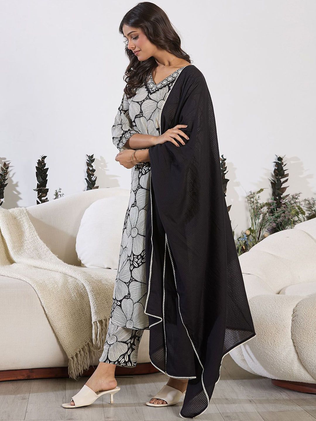 Dhiyona IE Floral Printed Sequinned Pure Cotton Straight Kurta with Trouser & Dupatta