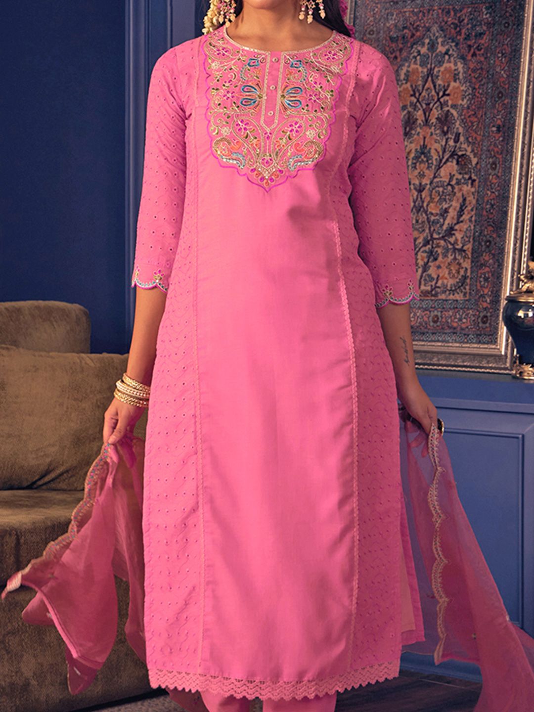 Dhiyona CH Women Floral Embroidered Sequinned Kurta with Trousers & Dupatta