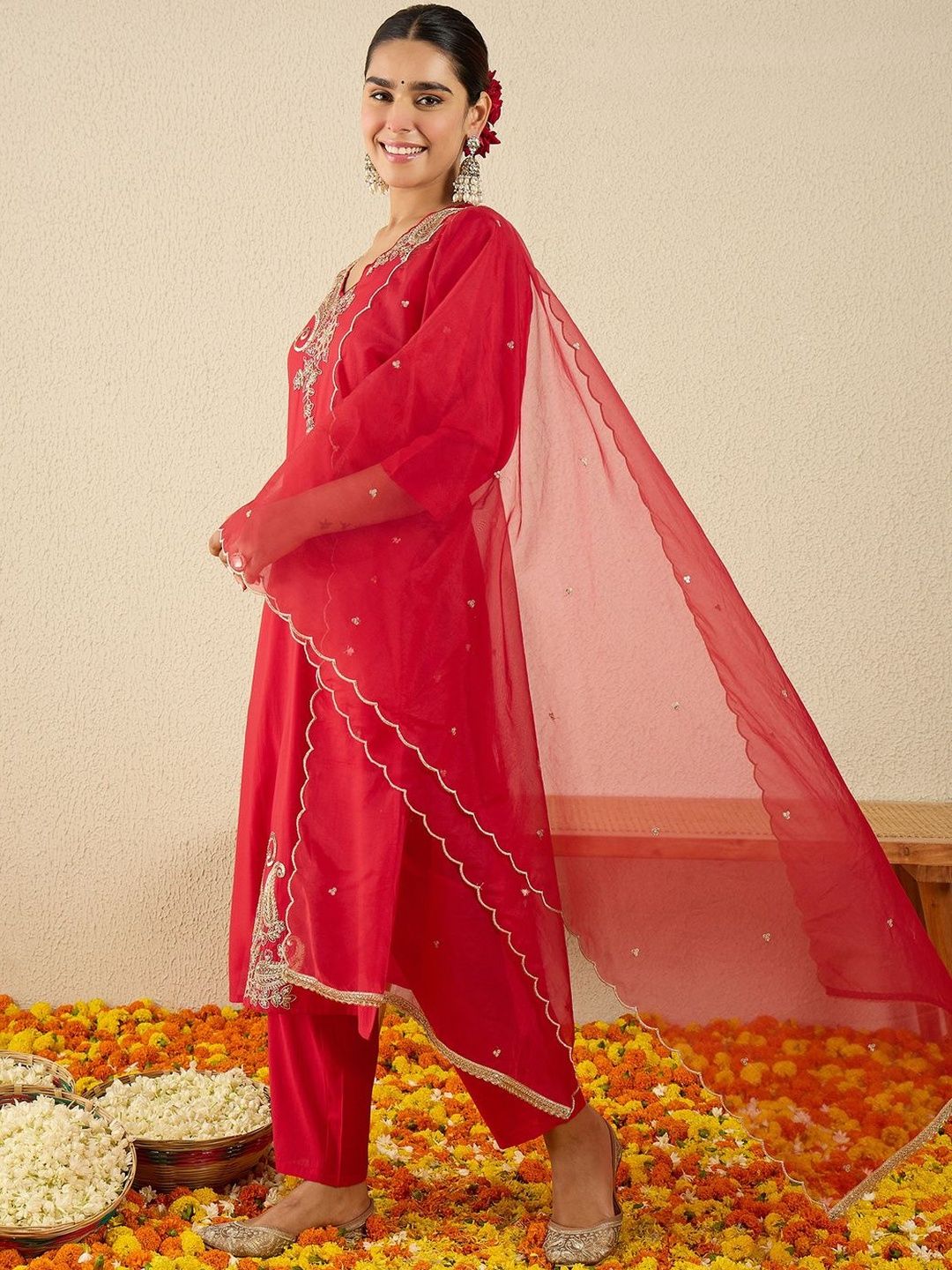 Women Ethnic Motifs Self Design Kurta with Trousers & Dupatta