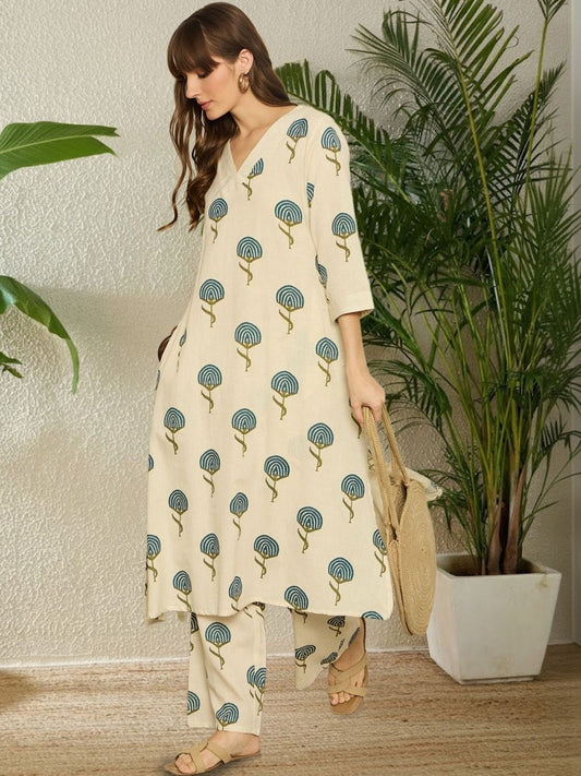 Women Floral Printed Regular Kurta with Trousers