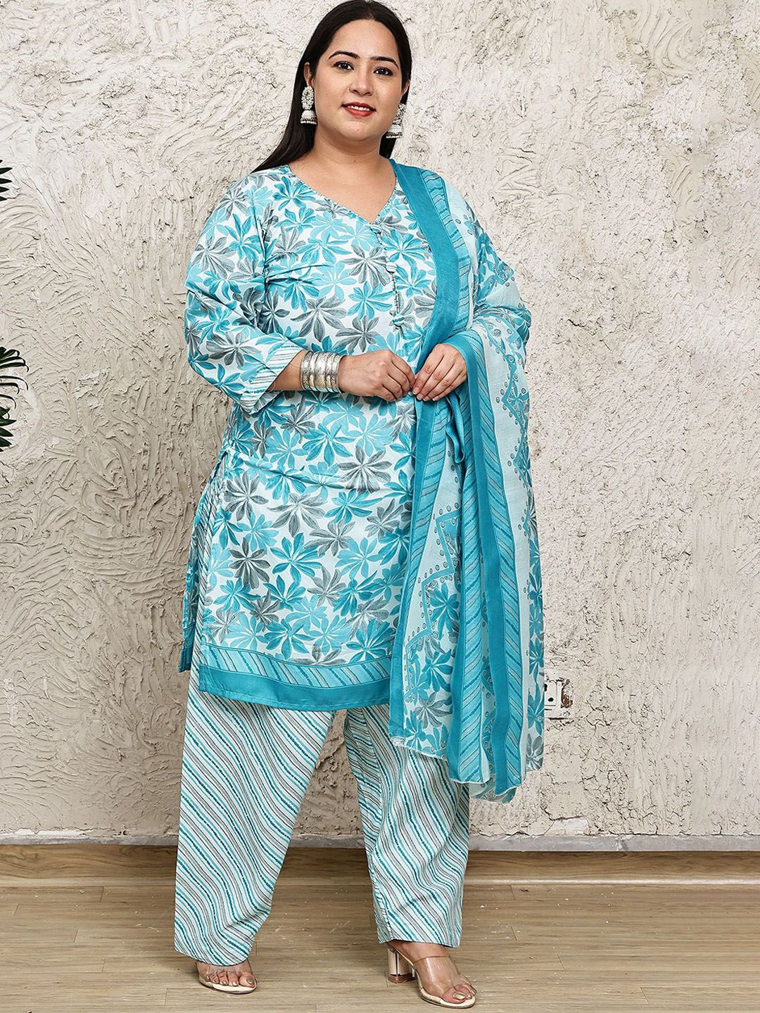 Dhiyona KL Floral Printed V-Neck Kurta With Salwar & Dupatta