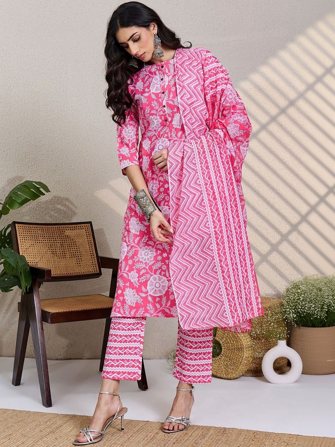 Women Floral Printed Regular Pure Cotton Kurta with Trousers & With Dupatta